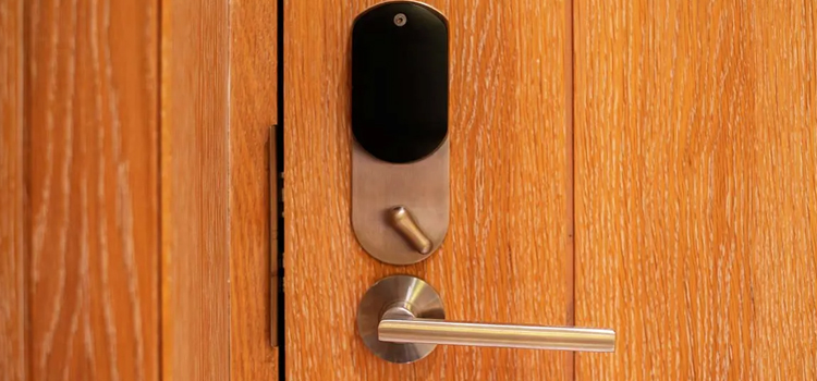Automatic Locking Door Knob Lemon Grove